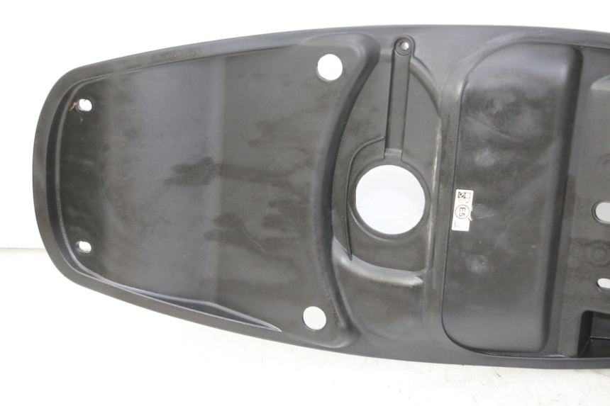 photo de ASIENTO COFRE PEUGEOT TWEET PRO CARGO 50 (2018 - 2022) - Detalles de los puntos de fijación