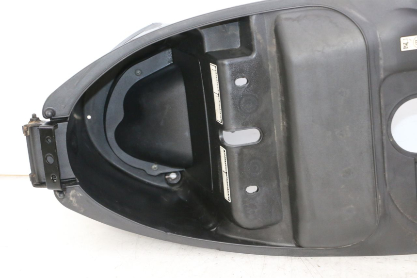 photo de ASIENTO COFRE PEUGEOT TWEET PRO CARGO 50 (2018 - 2022) - Estado de la superficie y material