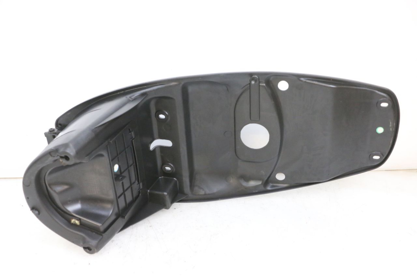 photo de ASIENTO COFRE PEUGEOT TWEET PRO EFI 4T 50 (2021 - 2022) - Otra perspectiva