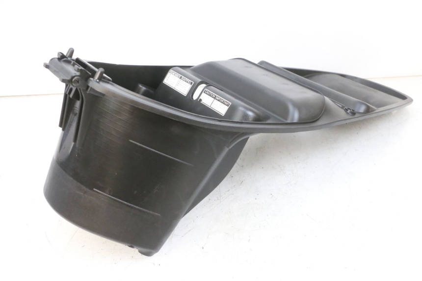 photo de ASIENTO COFRE PEUGEOT TWEET PRO EFI 4T 50 (2021 - 2022) - Primer plano técnico