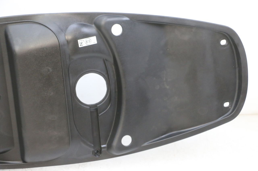 photo de ASIENTO COFRE PEUGEOT TWEET PRO EFI 4T 50 (2021 - 2022) - Recambio usado revisado