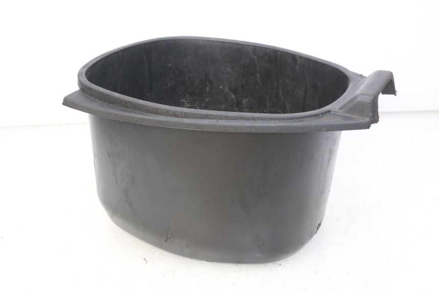 photo de CAJA DEL ASIENTO PIAGGIO VESPA LX 2T 50 (2005 - 2013) - Primer plano técnico