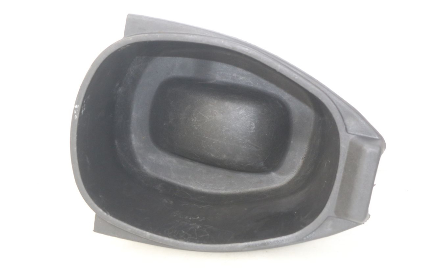 photo de CAJA DEL ASIENTO PIAGGIO VESPA LX 2T 50 (2005 - 2013) - Zoom estado de uso