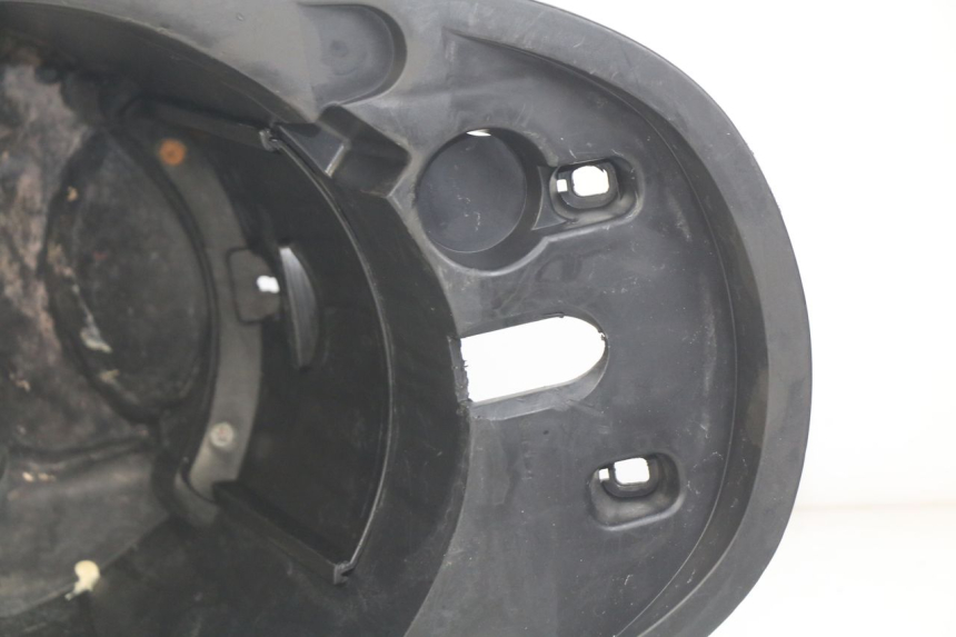 photo de CAJA DEL ASIENTO PEUGEOT VIVACITY NEW 4T 50 (2008 - 2017) - Detalles de los puntos de fijación