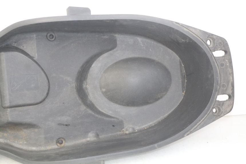 photo de ASIENTO DE ALMACENAMIENTO YAMAHA XMAX X-MAX 125 (2006 - 2009) - Estado de la superficie y material