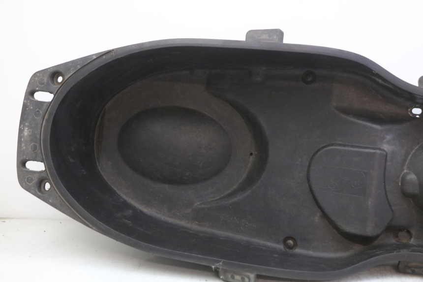 photo de ASIENTO DE ALMACENAMIENTO YAMAHA XMAX X-MAX 125 (2006 - 2009) - Detalles de los puntos de fijación