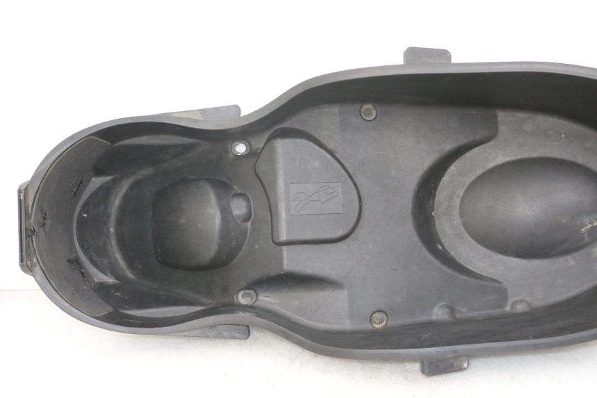 photo de ASIENTO DE ALMACENAMIENTO YAMAHA XMAX X-MAX 125 (2006 - 2009) - Detalles de los puntos de fijación