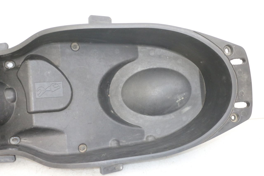 photo de ASIENTO DE ALMACENAMIENTO YAMAHA XMAX X-MAX 125 (2006 - 2009) - Estado de la superficie y material