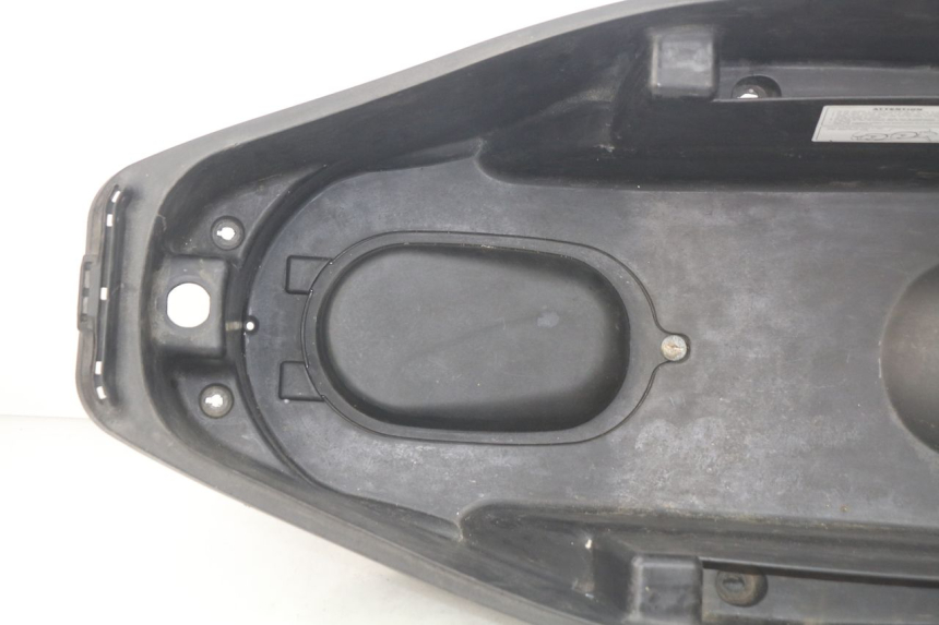 photo de CAJA DEL ASIENTO TGB X-MOTION XMOTION 125 (2008 - 2014) - Detalle de la pieza