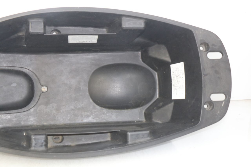 photo de CAJA DEL ASIENTO TGB X-MOTION XMOTION 125 (2008 - 2014) - Zoom estado de uso