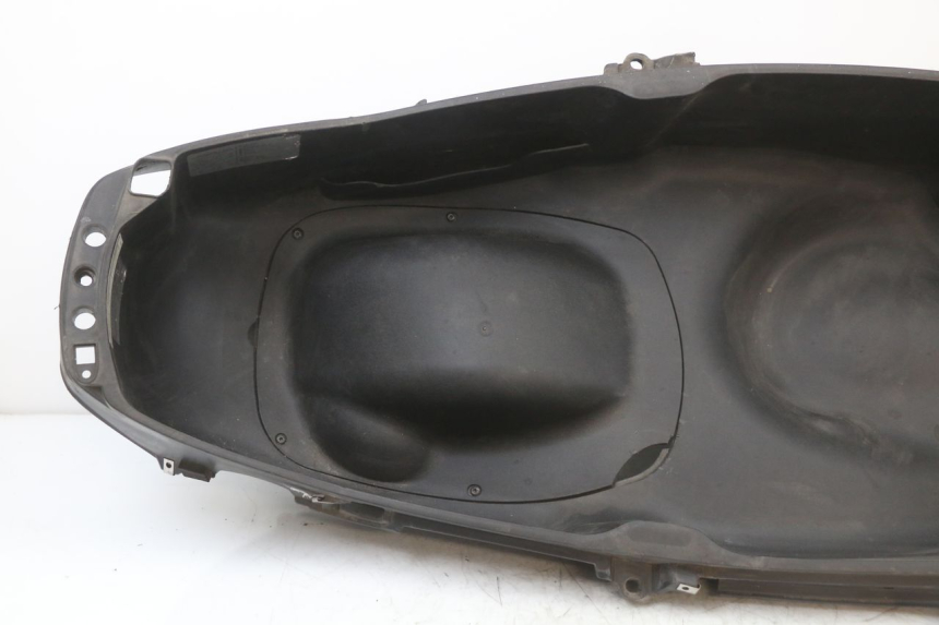 photo de CAJA DEL ASIENTO PIAGGIO X10 125 (2012 - 2017) - Marcados y referencias originales