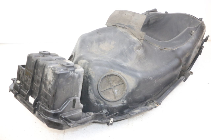 photo de CAJA DEL ASIENTO PIAGGIO X10 125 (2012 - 2017) - Detalle de la pieza