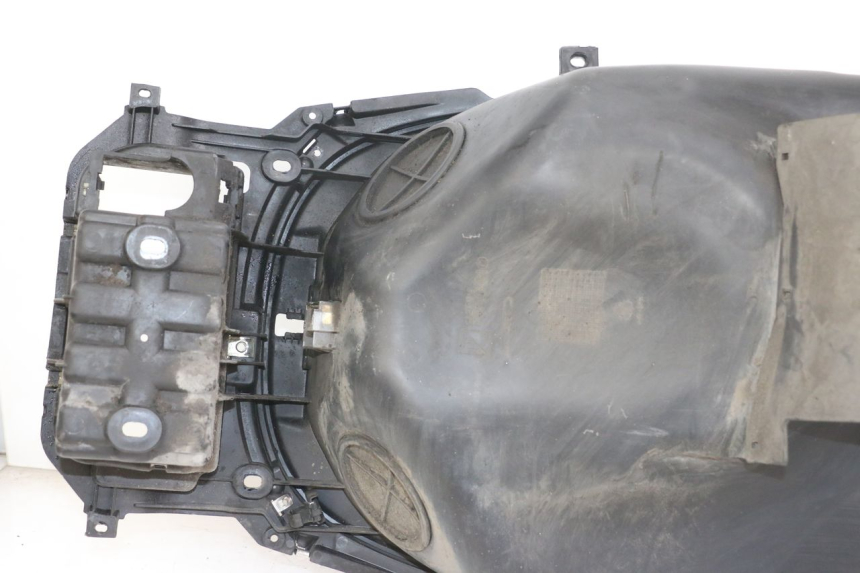 photo de CAJA DEL ASIENTO PIAGGIO X10 125 (2012 - 2017) - Otra perspectiva