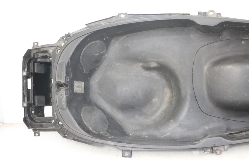 photo de CAJA DEL ASIENTO PIAGGIO X10 125 (2012 - 2017) - Marcados y referencias originales