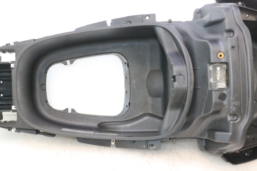 photo de ASIENTO COFRE PIAGGIO X8 STREET 125 (2006 - 2007) - Zoom estado de uso