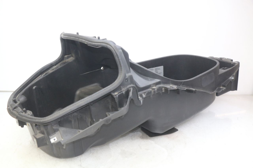 photo de ASIENTO DE ALMACENAMIENTO PIAGGIO X8 125 (2004 - 2007) - Primer plano técnico