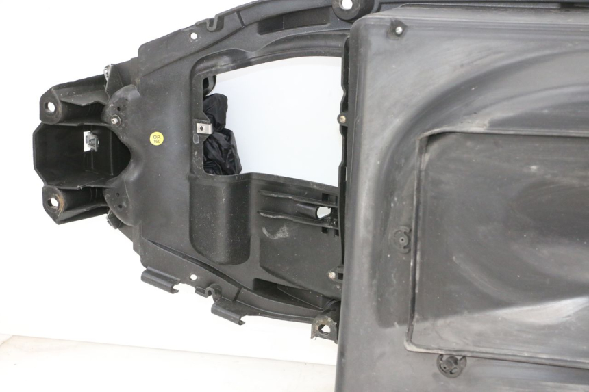 photo de ASIENTO COFRE PIAGGIO X9 EVOLUTION 125 (2003 - 2007) - Estado de la superficie y material