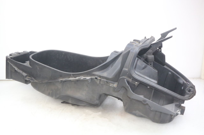 photo de ASIENTO DE ALMACENAMIENTO PIAGGIO XEVO - X EVO 125 (2007 - 2017) - Primer plano técnico