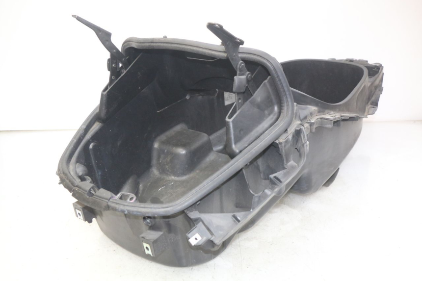 photo de ASIENTO DE ALMACENAMIENTO PIAGGIO XEVO - X EVO 125 (2007 - 2017) - Vista general del producto