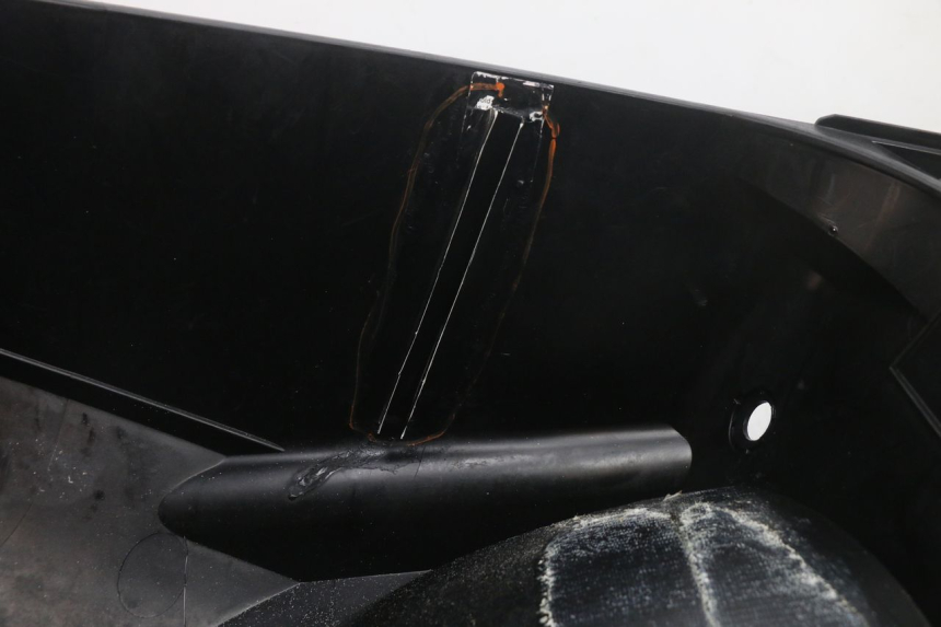 photo de ASIENTO COFRE YAMAHA XP T-MAX ABS 500 (2005 - 2005) - Primer plano técnico