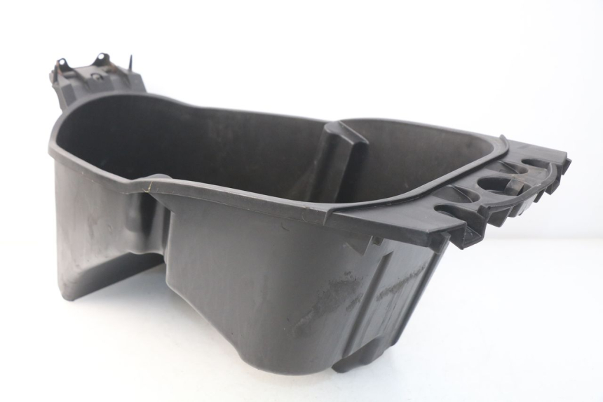 photo de CAJA DEL ASIENTO YAMAHA YP MAJESTY 125 (2007 - 2010) - Primer plano técnico