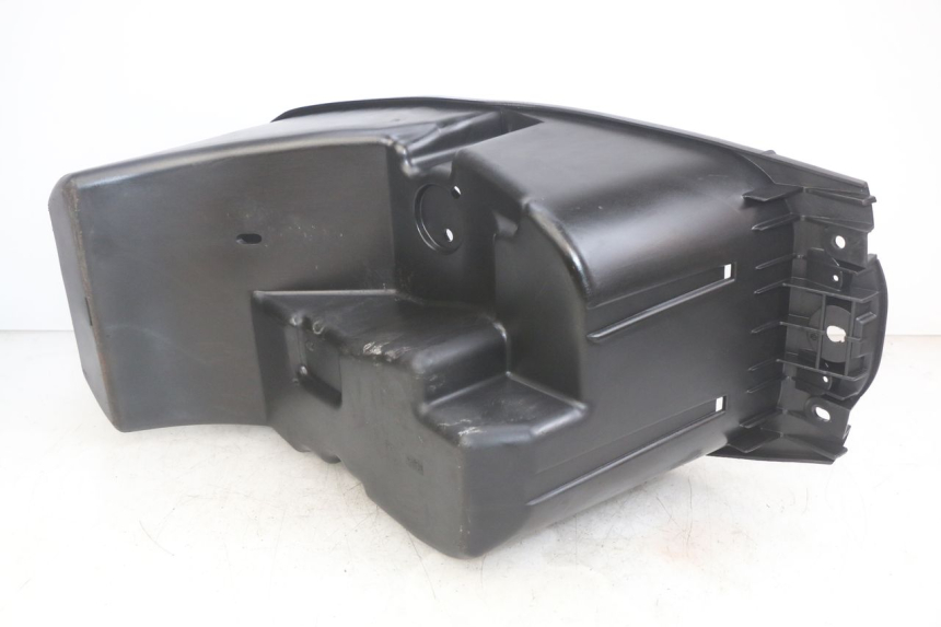 photo de CAJA DEL ASIENTO YAMAHA YP MAJESTY 125 (2007 - 2010) - Detalle de la pieza