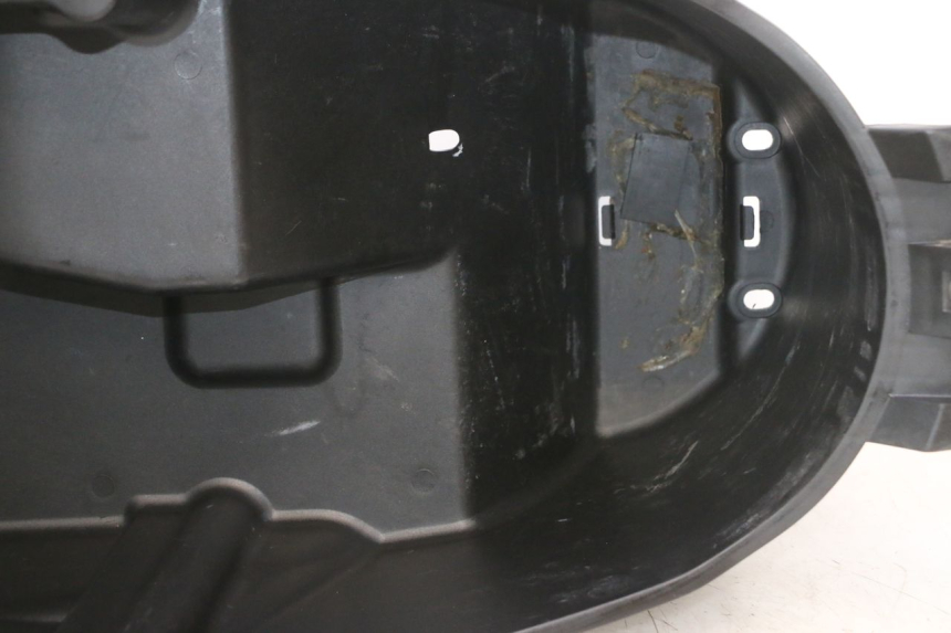 photo de ASIENTO COFRE YAMAHA YP MAJESTY 125 (1998 - 2001) - Primer plano técnico