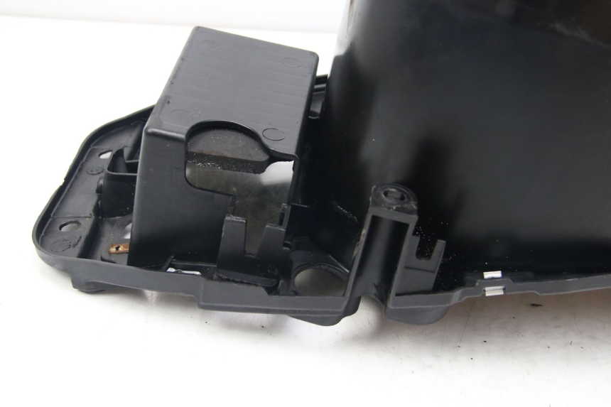 photo de CAJA DEL ASIENTO PIAGGIO ZIP 2T 50 (2009 - 2019) - Otra vista del artículo