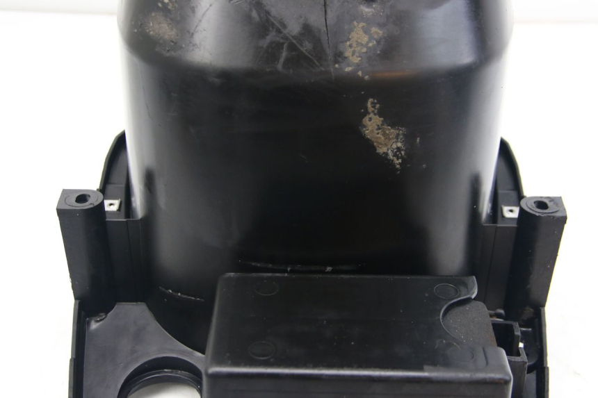 photo de CAJA DEL ASIENTO PIAGGIO ZIP 2T 50 (2009 - 2019) - Zoom sobre los componentes