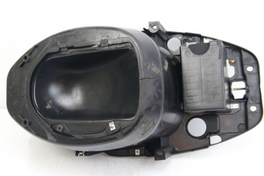 photo de CAJA DEL ASIENTO PIAGGIO ZIP 2T 50 (2009 - 2019) - Vista general del producto
