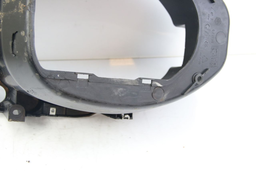 photo de CAJA DEL ASIENTO PIAGGIO ZIP 2T 50 (2009 - 2019) - Primer plano de alta resolución