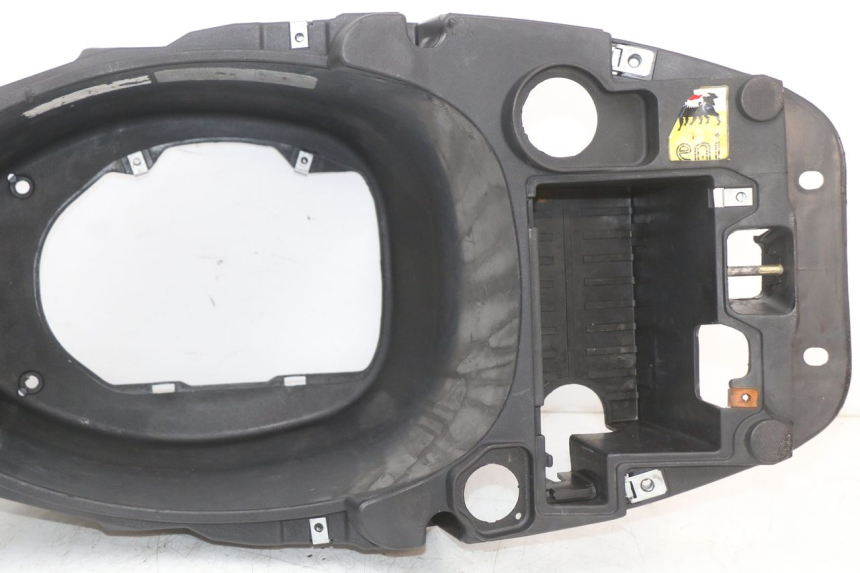 photo de CAJA DEL ASIENTO PIAGGIO ZIP 2T 50 (2009 - 2019) - Zoom estado de uso