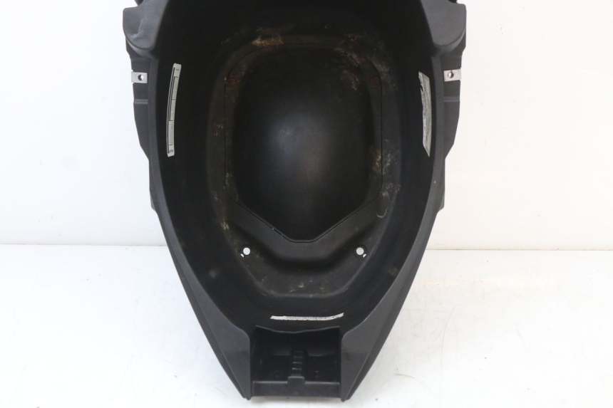 photo de CAJA DEL ASIENTO PIAGGIO ZIP 4T 50 (2018 - 2020) - Zoom sobre los componentes