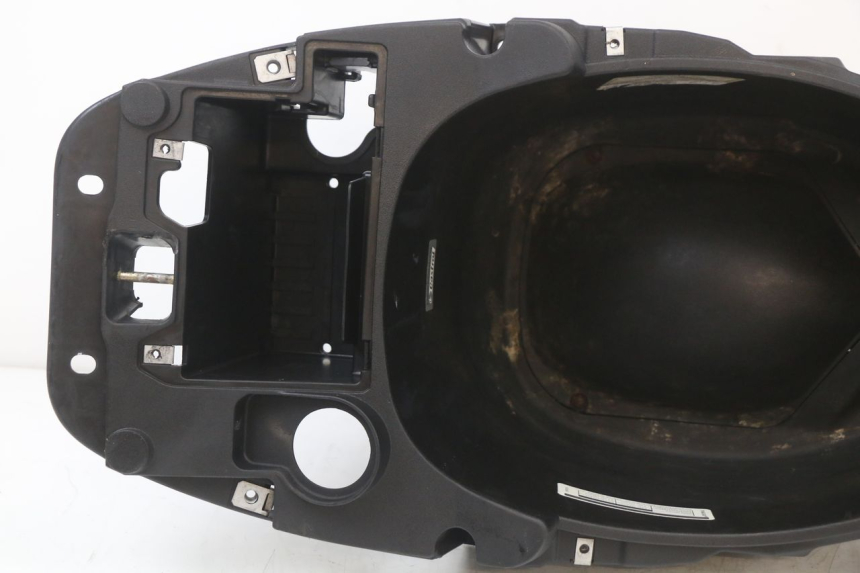 photo de CAJA DEL ASIENTO PIAGGIO ZIP 4T 50 (2018 - 2020) - Otra perspectiva