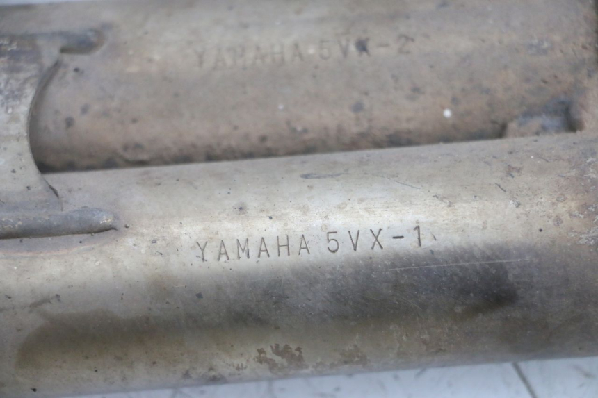 photo de COLECTOR YAMAHA FZ6 N FAZER 600 (2004 - 2006) - Primer plano técnico