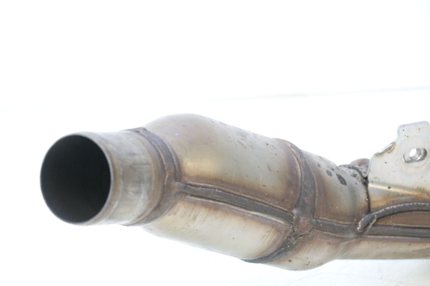 photo de COLECTOR YAMAHA FZ8 800 (2010 - 2016) - Detalles de los puntos de fijación