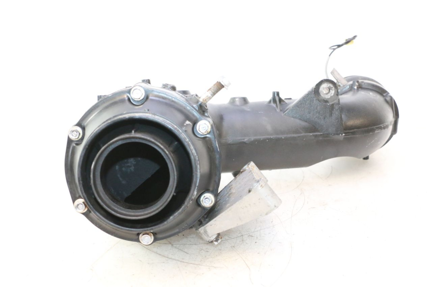 photo de COLECTOR YAMAHA WAVE RUNNER GP R 1200 (2000 - 2003) - Zoom sobre los componentes