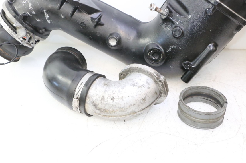 photo de COLECTOR YAMAHA WAVE RUNNER GP R 1200 (2000 - 2003) - Perfil de la pieza de repuesto