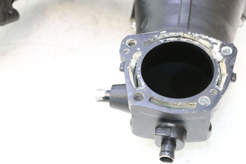 photo de COLECTOR YAMAHA WAVE RUNNER GP R 1200 (2000 - 2003) - Otra perspectiva