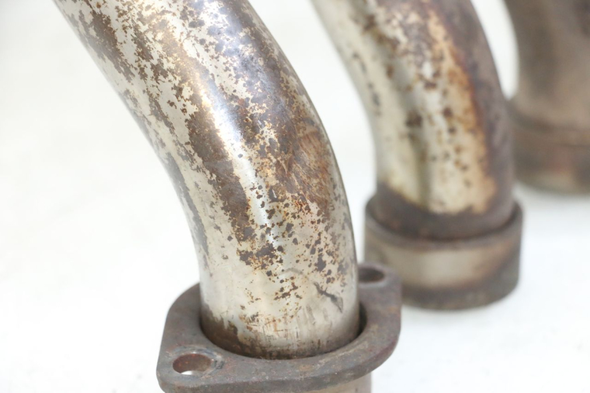 photo de COLECTOR YAMAHA FZ1 FAZER 1000 (2007 - 2009) - Detalles de los puntos de fijación