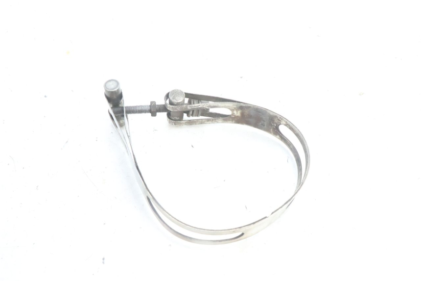 photo de ABRAZADERA ESCAPE PIAGGIO MP3 500 (2016 - 2018) - Primer plano técnico