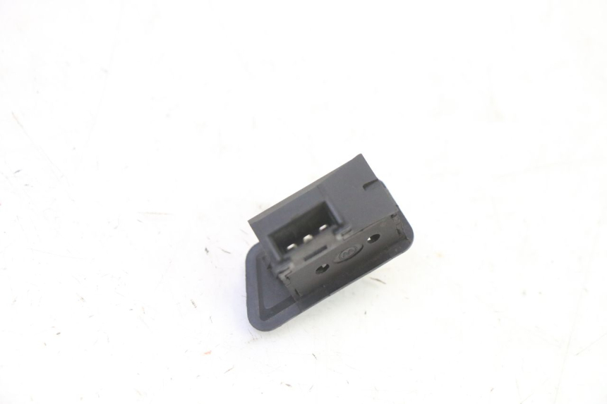 photo de CONMUTADOR INTERMITENTE TNT MOTOR BOSTON 4T 50 (2018 - 2025) - Primer plano técnico