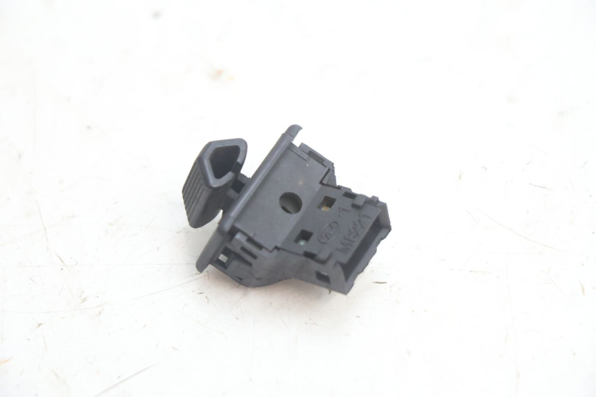 photo de INTERRUPTOR DE INTERMITENTES PEUGEOT BUXY 50 (1993 - 1998) - Zoom estado de uso