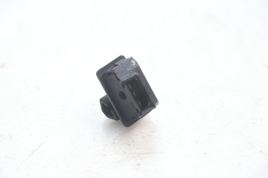 photo de INTERRUPTOR DE INTERMITENTES PEUGEOT BUXY 50 (1993 - 1998) - Primer plano técnico