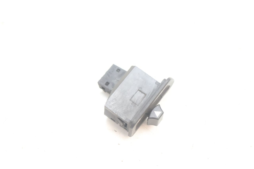 photo de CONMUTADOR INTERMITENTE TGB CITY RS 50 (2011 - 2016) - Detalle de la pieza