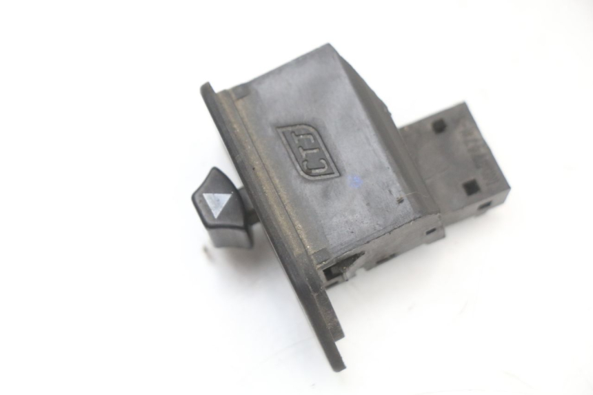 photo de INTERRUPTOR DE INTERMITENTES. SYM FIDDLE 2 50 (2008 - 2013) - Zoom estado de uso