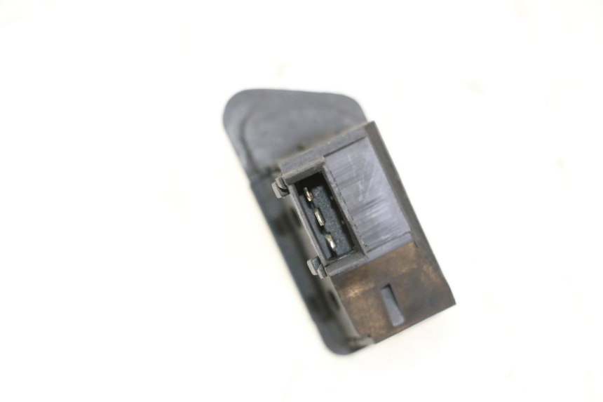 photo de INTERRUPTOR DE INTERMITENTES. SYM FIDDLE 2 50 (2008 - 2013) - Zoom estado de uso