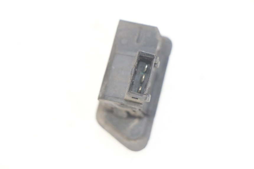 photo de INTERRUPTOR DE INTERMITENTES SYM FIDDLE 3 III 125 (2014 - 2020) - Zoom estado de uso