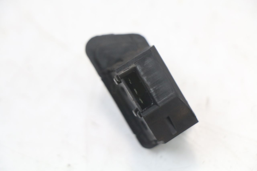 photo de CONMUTADOR INTERMITENTE SYM FIDDLE 3 III 50 (2014 - 2020) - Primer plano técnico