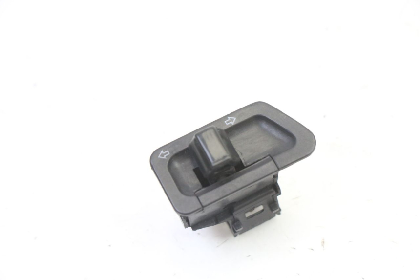 photo de CONMUTADOR INTERMITENTE SYM FIDDLE 3 III 50 (2014 - 2020) - Detalle de la pieza